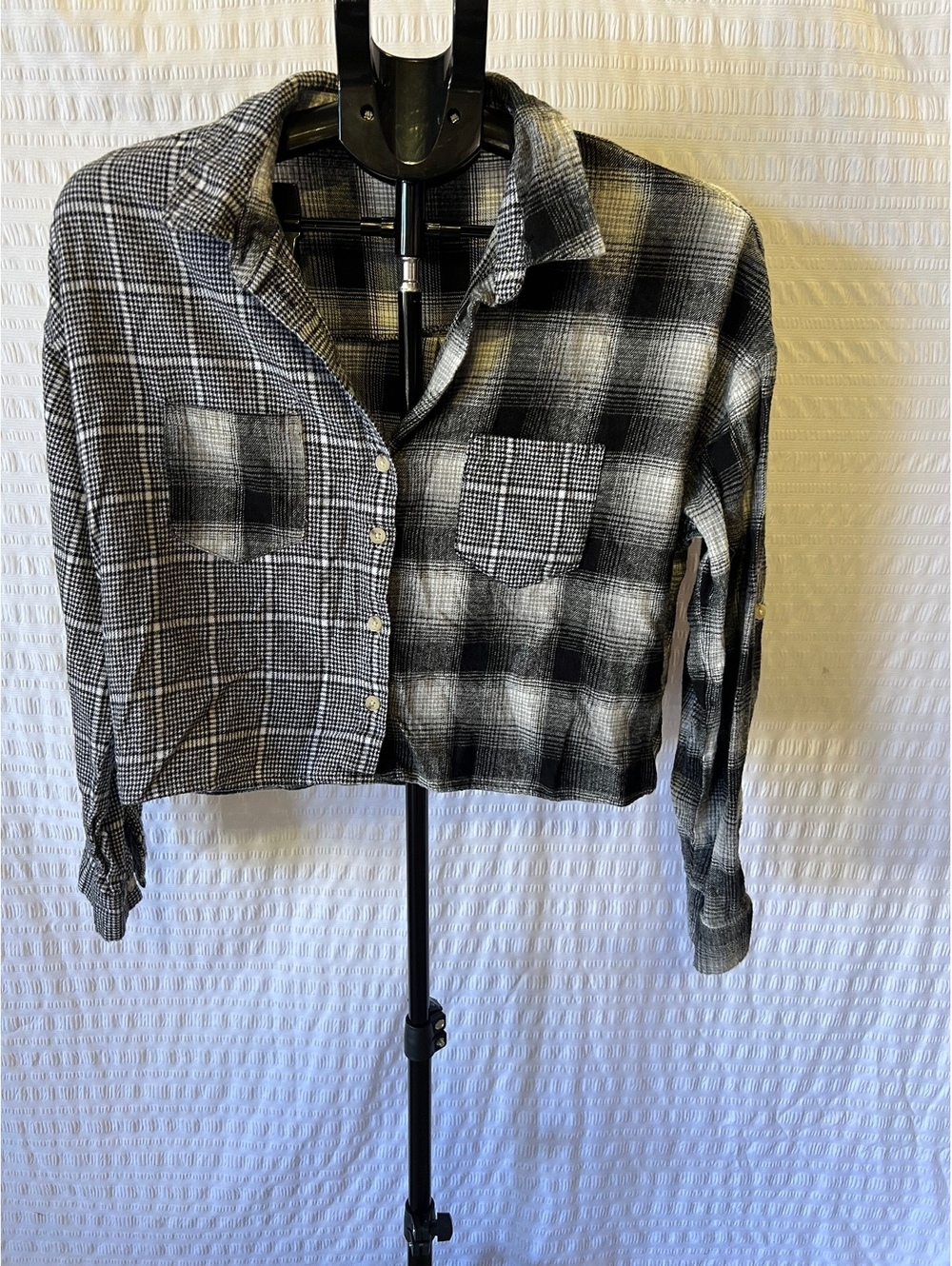Love Notes Cropped Plaid Shirt L Black White Gray Button Front